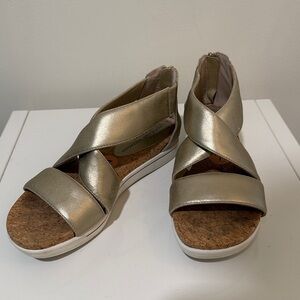 Adrienne Vittadini Women's Metallic Gold Sandals Size 7